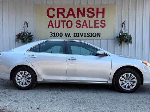 Used 2012 Toyota Camry LE FWD image 5