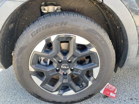 New 2025 Kia Sorento S image 40