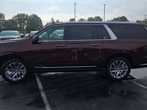 Certified 2023 Cadillac Escalade ESV Premium Luxury Platinum w/ LPO, Radiant Package AWD/4WD image 6