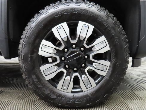 Used 2025 GMC Sierra 2500 Denali w/ Technology Package image 8