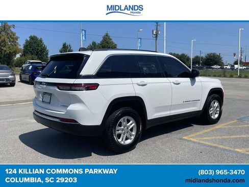 Used 2024 Jeep Grand Cherokee Laredo RWD image 6