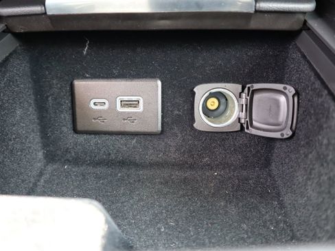 Used 2025 Cadillac XT4 Premium Luxury FWD image 29
