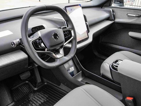 New 2026 Volvo EX30 Cross Country Ultra w/ Protection Package Premier image 27