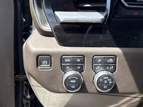 Used 2022 GMC Sierra 1500 SLT w/ SLT Premium Package image 19