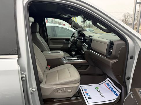 Used 2022 GMC Sierra 1500 SLT w/ SLT Premium Plus Package image 9