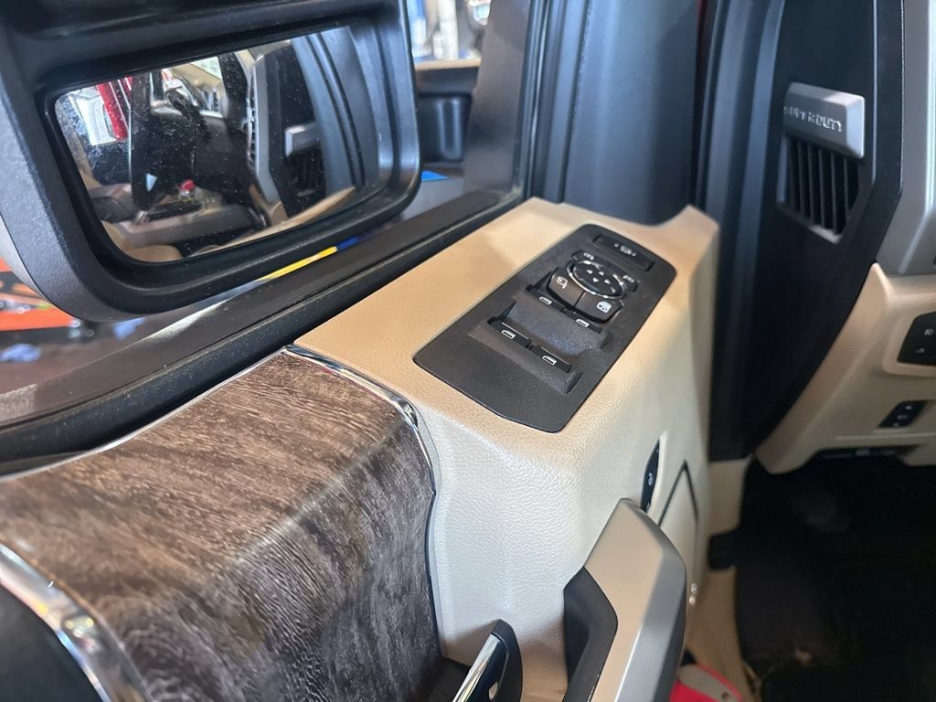 Used 2017 Ford F250 Lariat AWD/4WD image 5