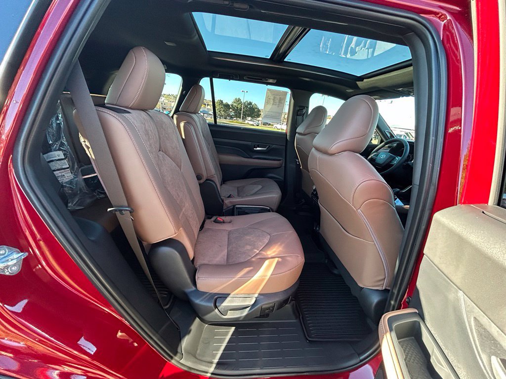 Used 2026 Toyota Grand Highlander AWD Hybrid image 29