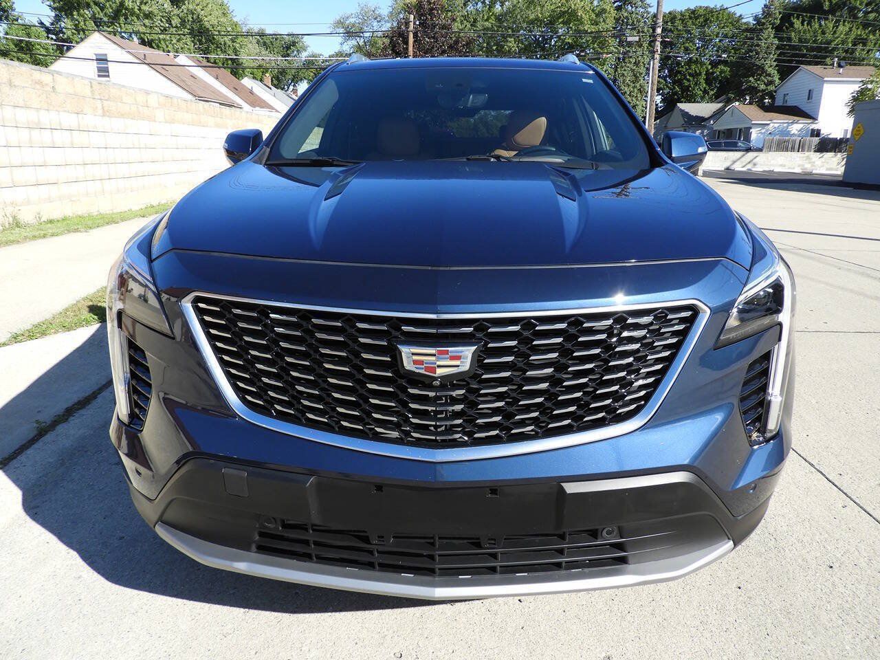 Used 2019 Cadillac XT4 Premium Luxury AWD/4WD image 3