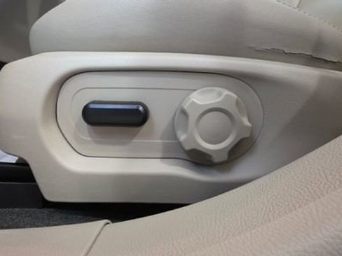 Used 2014 Ford Taurus SEL w/ Equipment Group 201A image 15