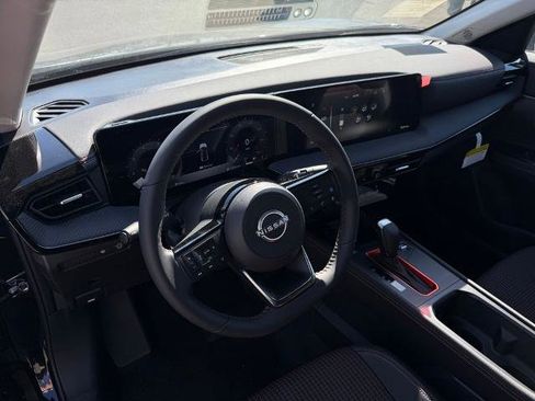 New 2026 Nissan Kicks SR image 17