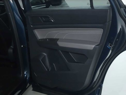 Used 2022 Volkswagen Atlas Cross Sport SE image 30