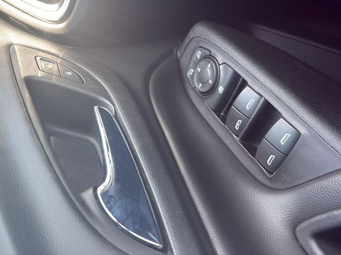 Used 2019 Chevrolet Equinox LT AWD/4WD image 25