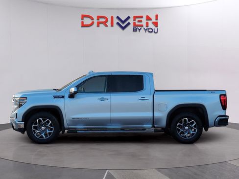 Used 2022 GMC Sierra 1500 SLT w/ SLT Premium Plus Package image 2