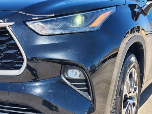 Used 2023 Toyota Highlander XLE FWD image 10