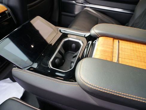 Used 2022 Jeep Grand Wagoneer Series III image 26