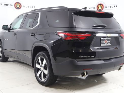 Used 2023 Chevrolet Traverse LT w/ LT Premium Package AWD/4WD image 4