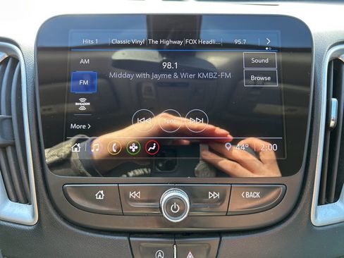 Used 2022 Chevrolet Malibu LT image 28