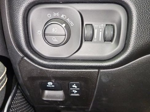 Used 2021 RAM 1500 Laramie AWD/4WD image 33