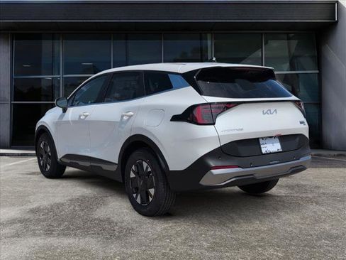 New 2026 Kia Sportage LX image 3