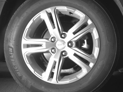 Used 2024 GMC Terrain SLE FWD image 17