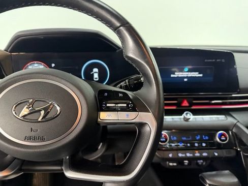 Certified 2023 Hyundai Elantra Limited FWD image 28