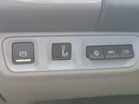 Used 2023 GMC Acadia SLT w/ Technology Package image 28