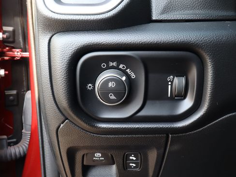 Used 2022 RAM 1500 Big Horn AWD/4WD image 16