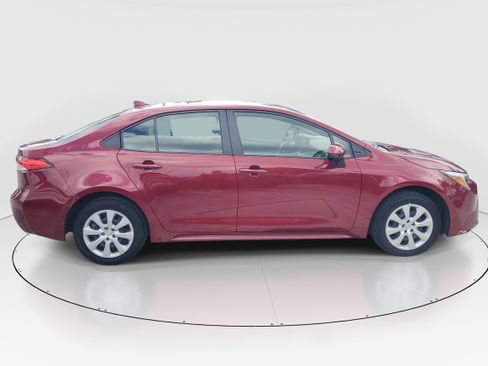 Certified 2025 Toyota Corolla LE FWD image 2