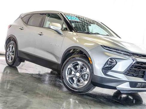 Used 2023 Chevrolet Blazer LT FWD image 5
