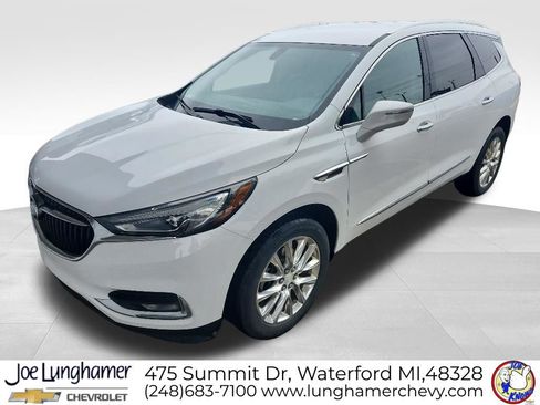 Used 2018 Buick Enclave Essence AWD/4WD image 6