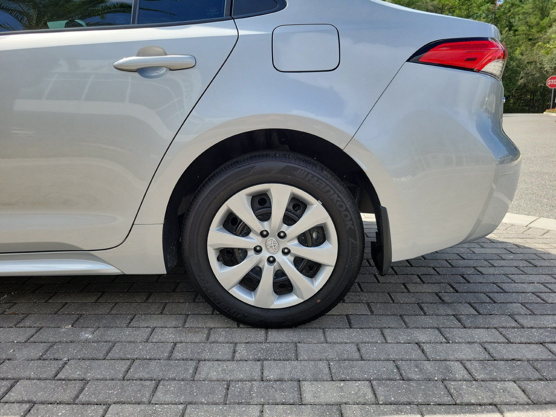 Used 2025 Toyota Corolla LE FWD image 8