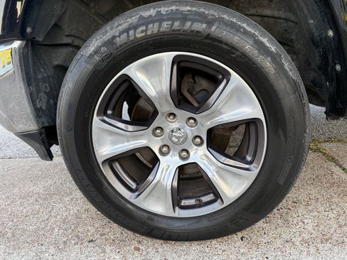 Used 2019 RAM 1500 Laramie AWD/4WD image 27
