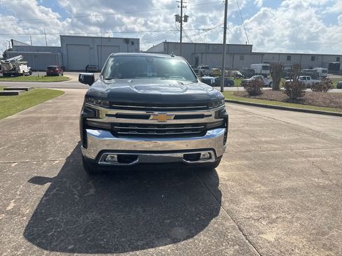 Used 2020 Chevrolet Silverado 1500 LTZ w/ LTZ Premium Package image 3