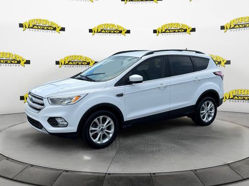 Used 2018 Ford Escape SE FWD image 1