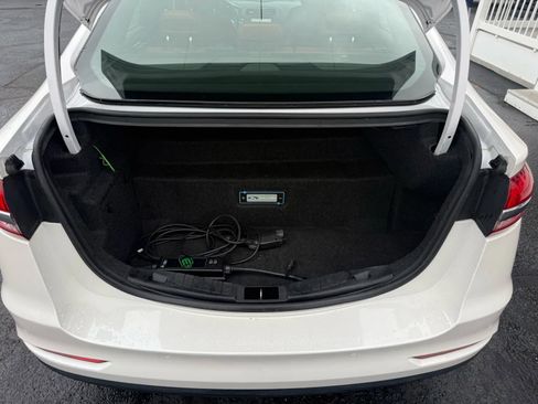 Used 2019 Ford Fusion Energi Titanium FWD image 38