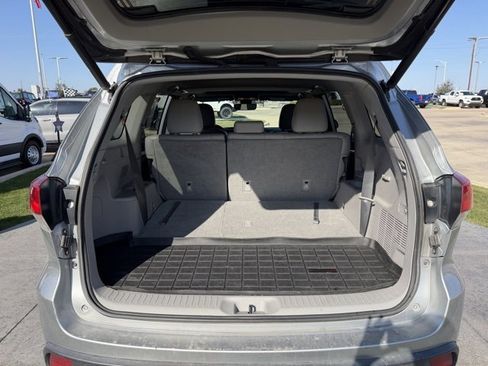 Used 2018 Toyota Highlander XLE image 7