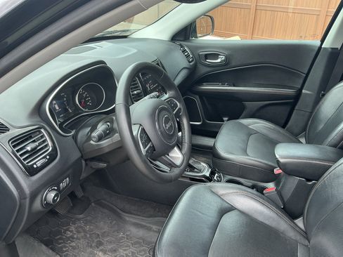 Used 2018 Jeep Compass Limited w/ Navigation Group AWD/4WD image 11