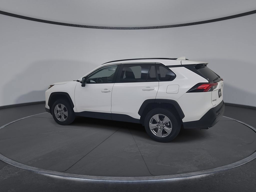 Used 2025 Toyota RAV4 XLE AWD/4WD image 11