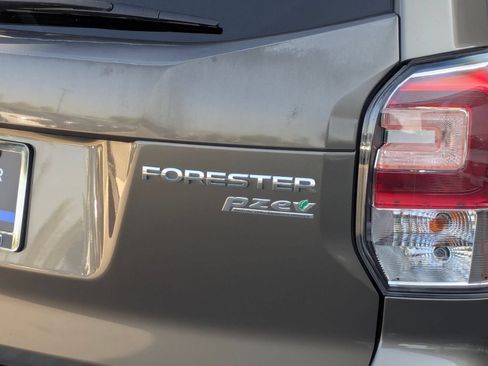 Used 2017 Subaru Forester 2.5i Touring AWD/4WD image 22