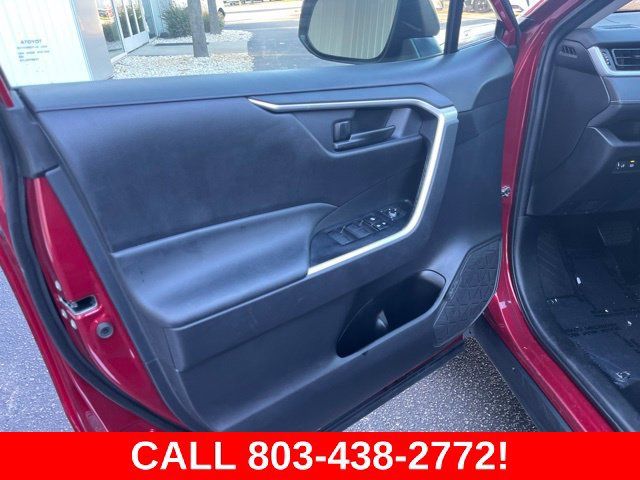 Used 2024 Toyota RAV4 LE FWD image 5