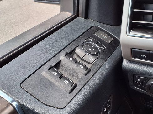 Used 2022 Ford F350 Lariat w/ Lariat Ultimate Package AWD/4WD image 38