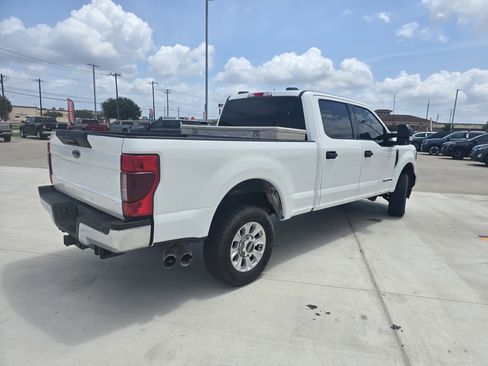 Used 2022 Ford F250 XLT AWD/4WD image 3