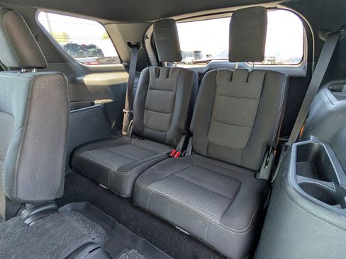 Used 2019 Ford Explorer XLT w/ Equipment Group 201A FWD image 15