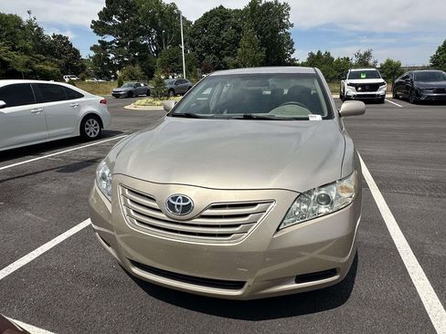 Used 2007 Toyota Camry LE FWD image 2