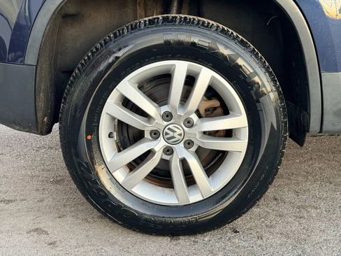 Used 2016 Volkswagen Tiguan S image 27