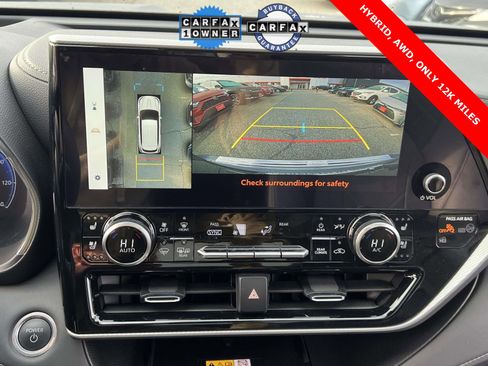 Used 2024 Toyota Highlander Platinum image 8