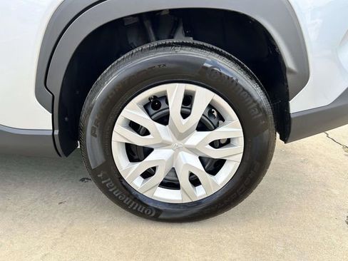 Used 2025 Toyota Corolla Cross L image 7