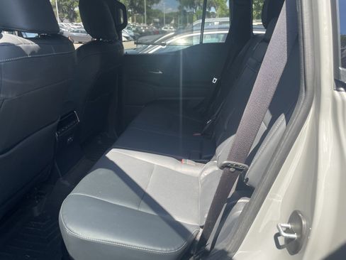 Used 2024 Lexus GX 550 w/ Accessory Package (31) AWD/4WD image 16