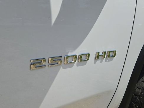 Used 2022 Chevrolet Silverado 2500 Custom w/ Custom Convenience Package AWD/4WD image 30