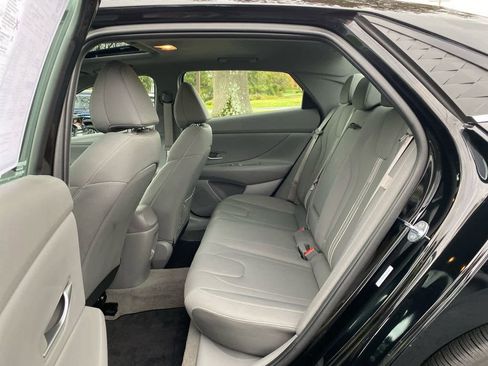 New 2025 Hyundai Elantra SEL w/ Cargo Package image 13